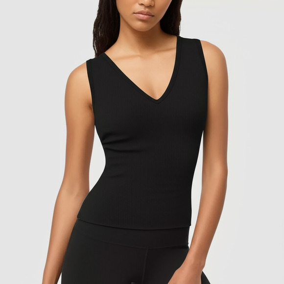 NWT OGL Tank Top Size M Black Ribbed Cropped Built-in Bra Athleisure - Picture 3 of 5